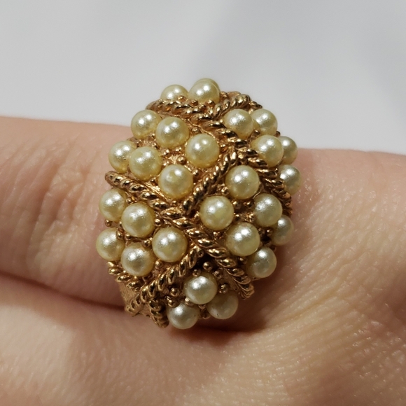 Vintage Sarah Coventry Cluster Pearl Ring - Picture 4 of 5